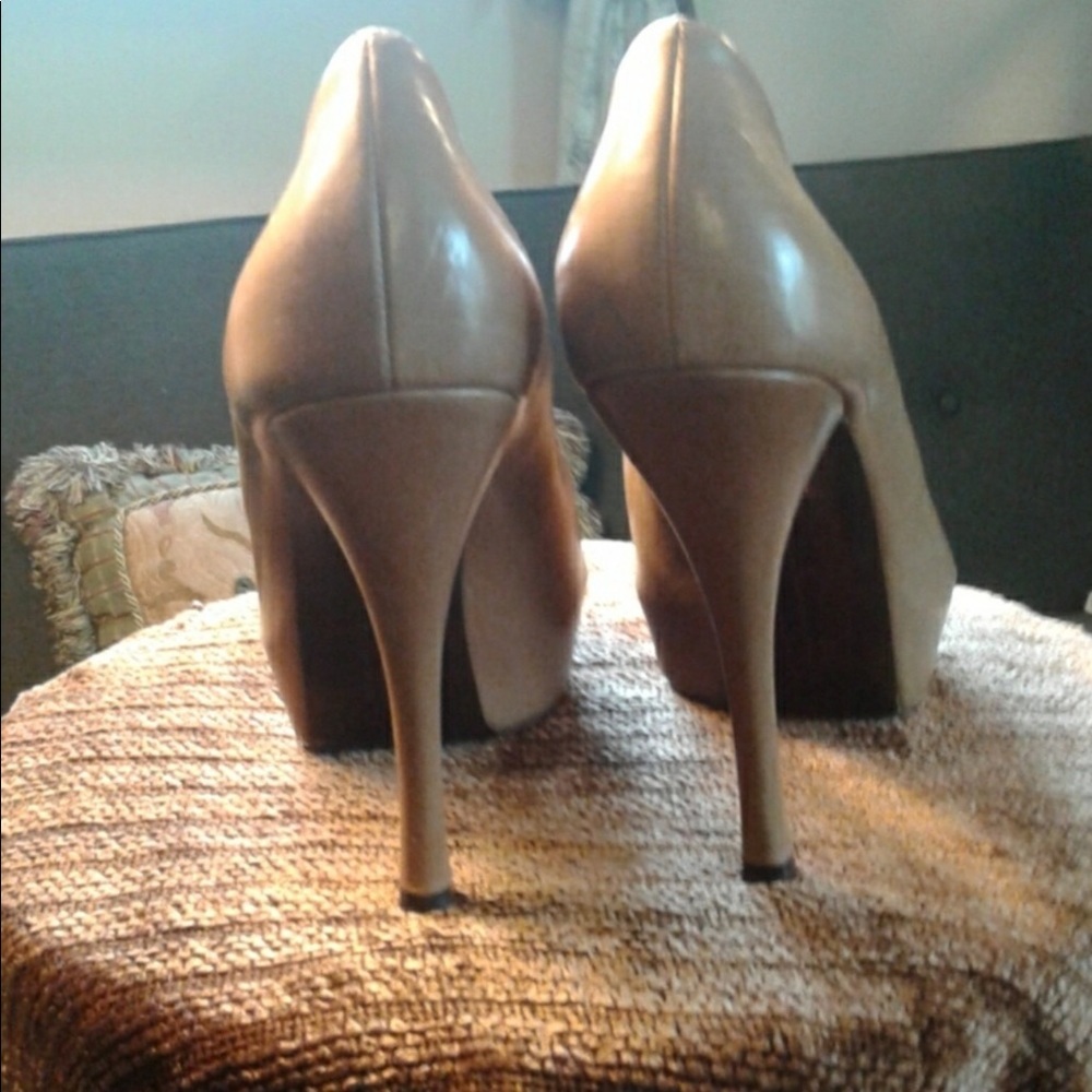 Vera Wang Lavender Sherry Pumps - Picture 3 of 5